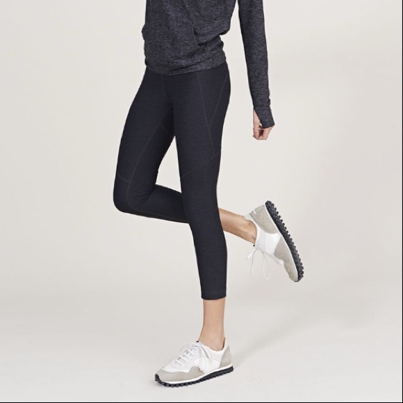 Outdoor Voices Pants - Outdoor Voices 3/4 Warm up Legging Charcoal Sz M